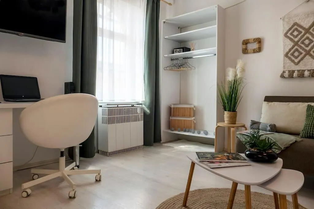 Edna Studio With Balcony Budapest Apartment
