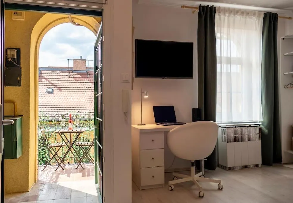 Edna Studio With Balcony Budapest
